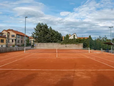 Tenisový kurt Morvany u Brna